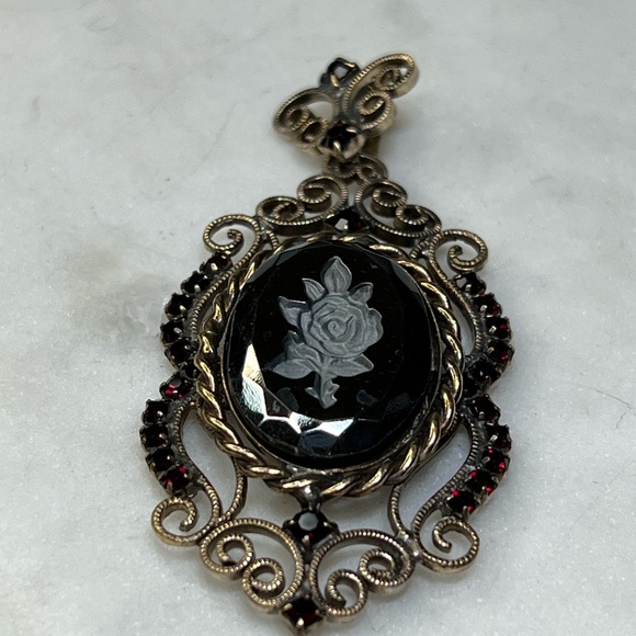 Vintage Black Onyx Carved Rose Red Rhinestone Necklace Pendant - 2” - Picture 2 of 5